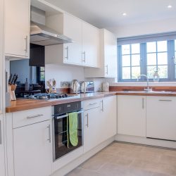 Stay in Suffolk 3 Oaks Court Kitchen-min Stay in Suffolk 3 Oaks Court Kitchen-min